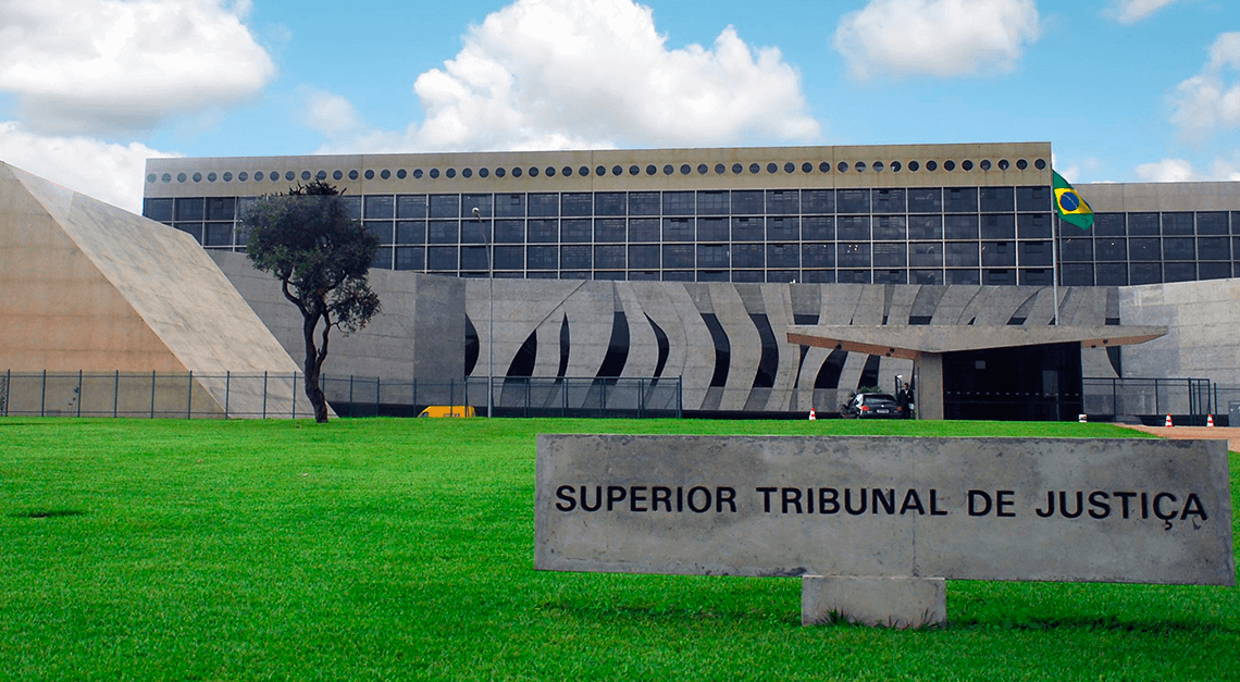 Sequestro de bens em âmbito penal prevalece sobre penhora decretada em juízo cível ou trabalhista Sequestro de bens em âmbito penal prevalece sobre penhora decretada em juízo cível ou trabalhista